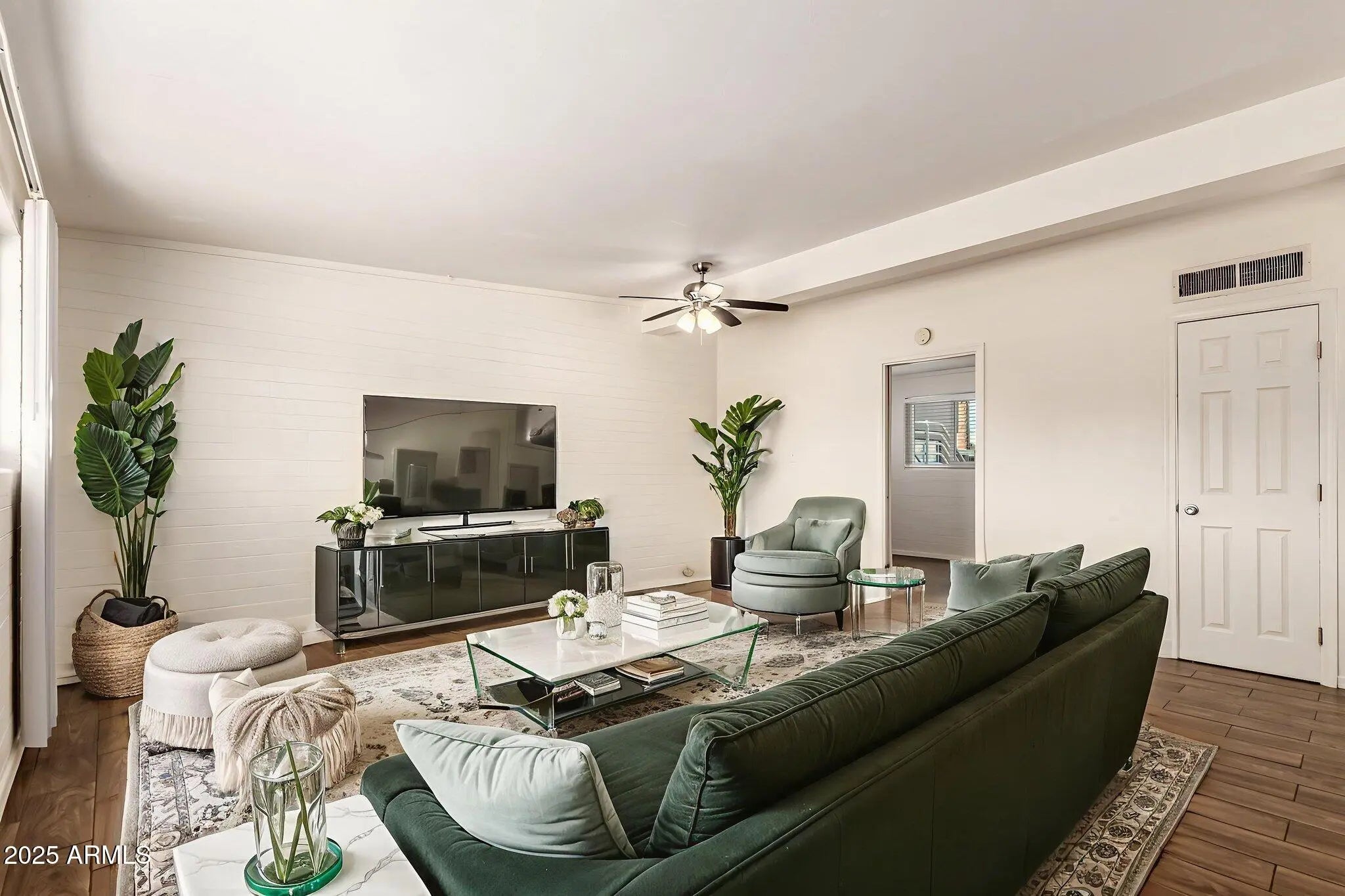 Photo of Listing #6940143