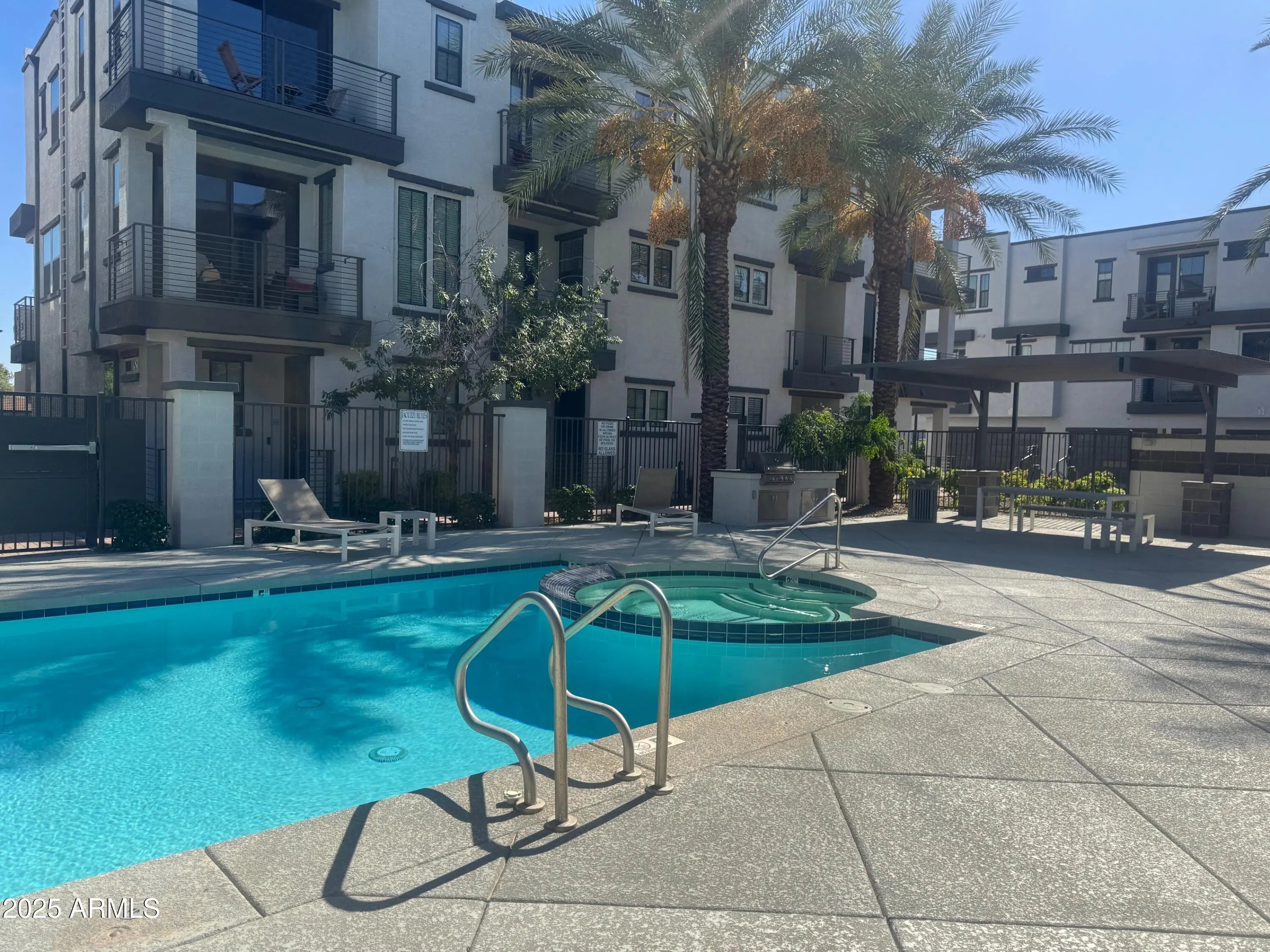 Photo of Listing #6940083