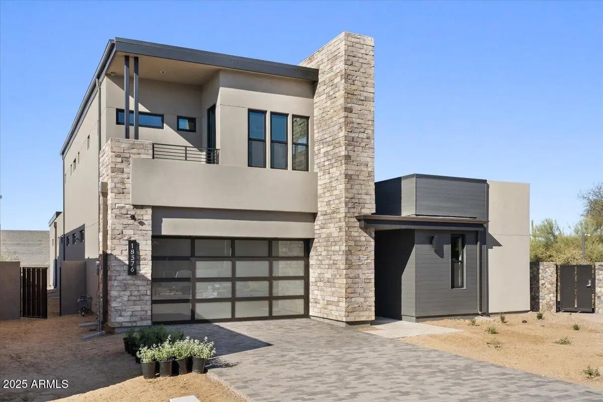 Photo of Listing #6940477