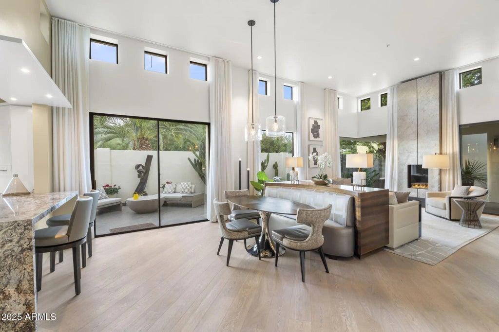 5101 N Casa Blanca Drive (unit 317), Paradise Valley