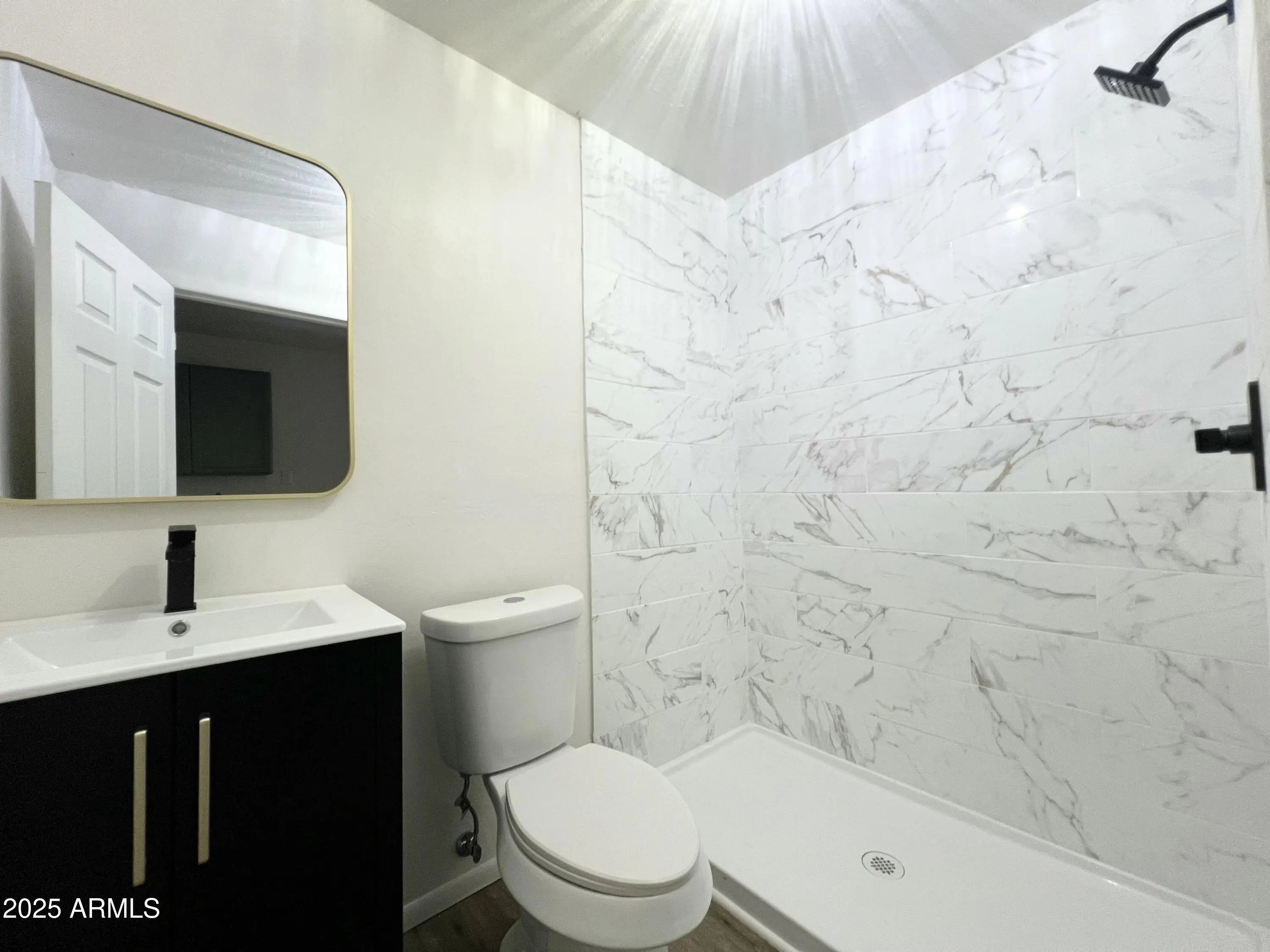 Photo of Listing #6940172