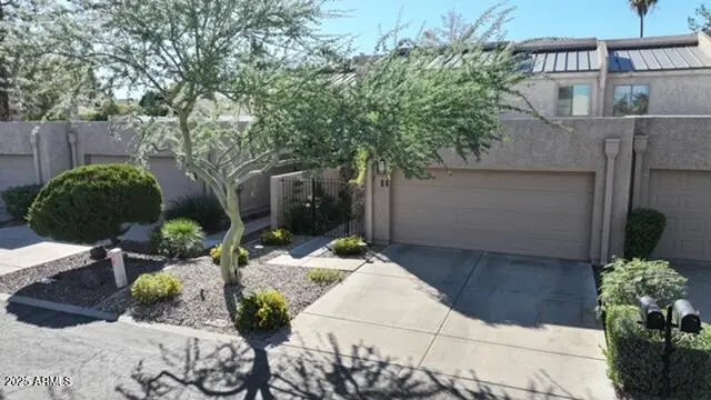 11 E Redondo Drive, Tempe