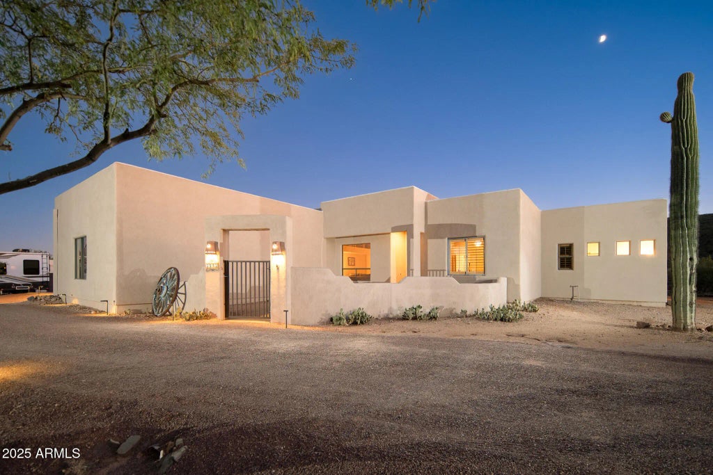 1127 E Magellan Drive, New River