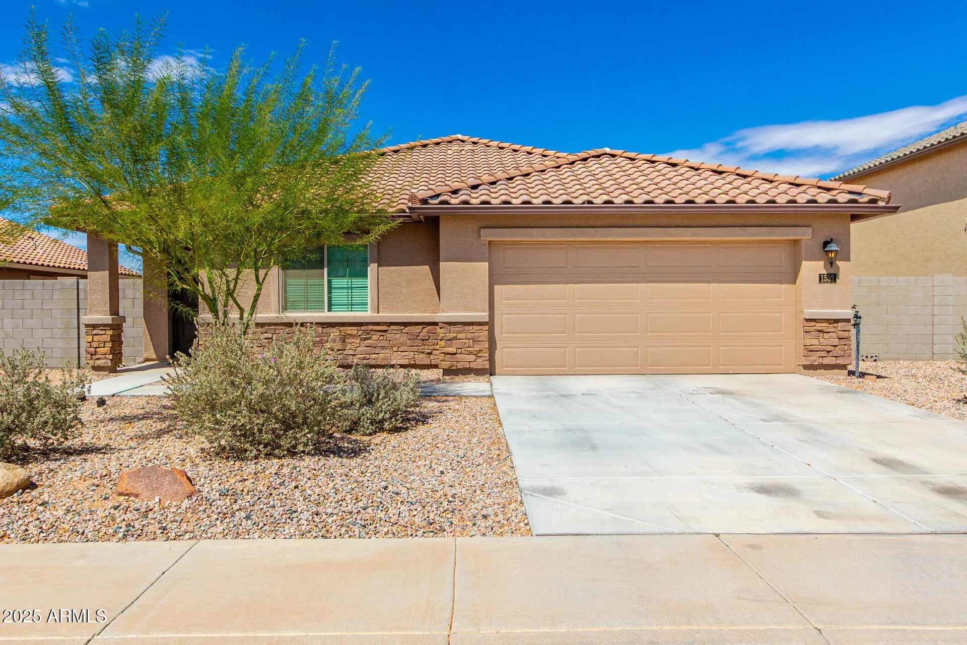 Photo of Listing #6941078