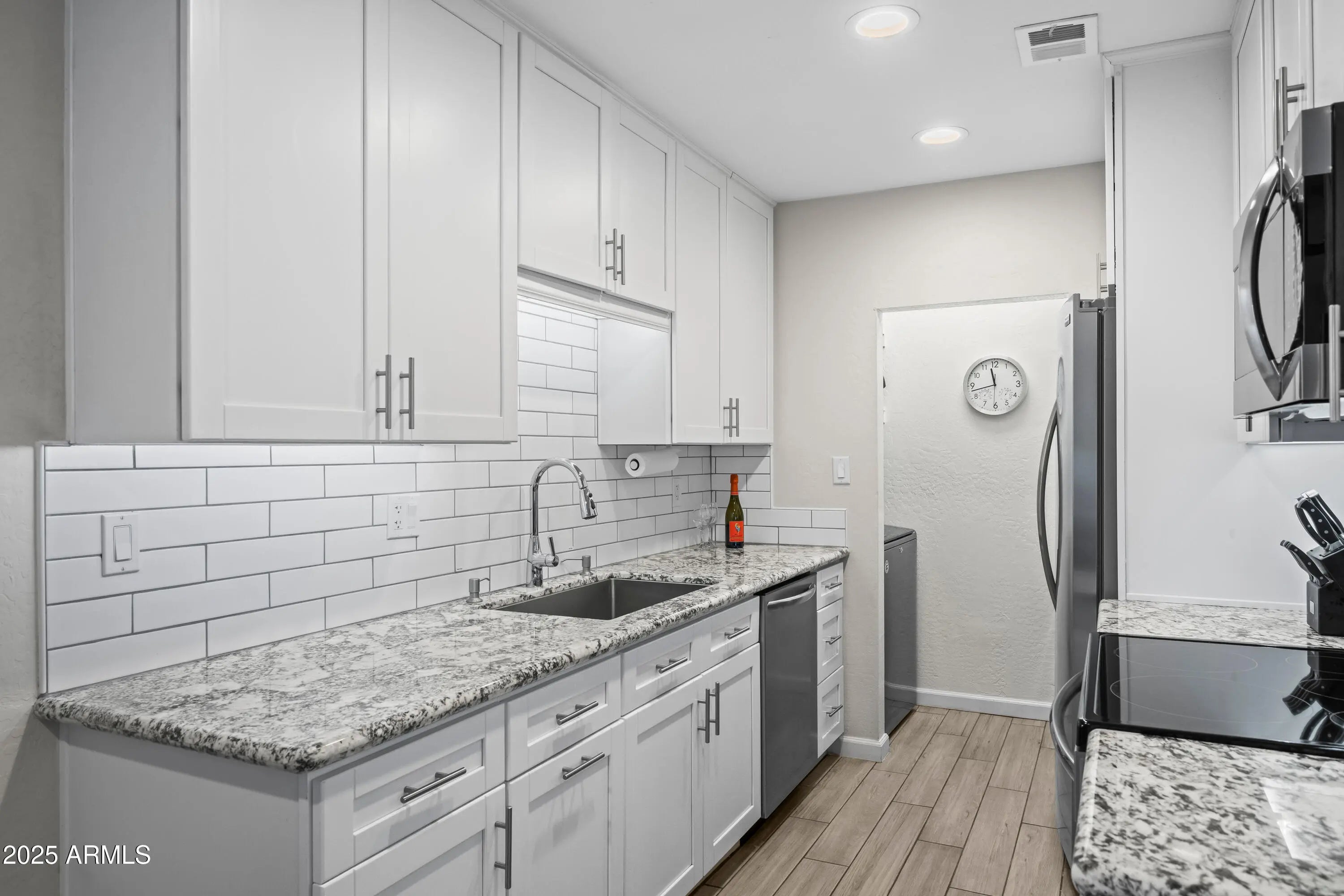 Photo of Listing #6941036