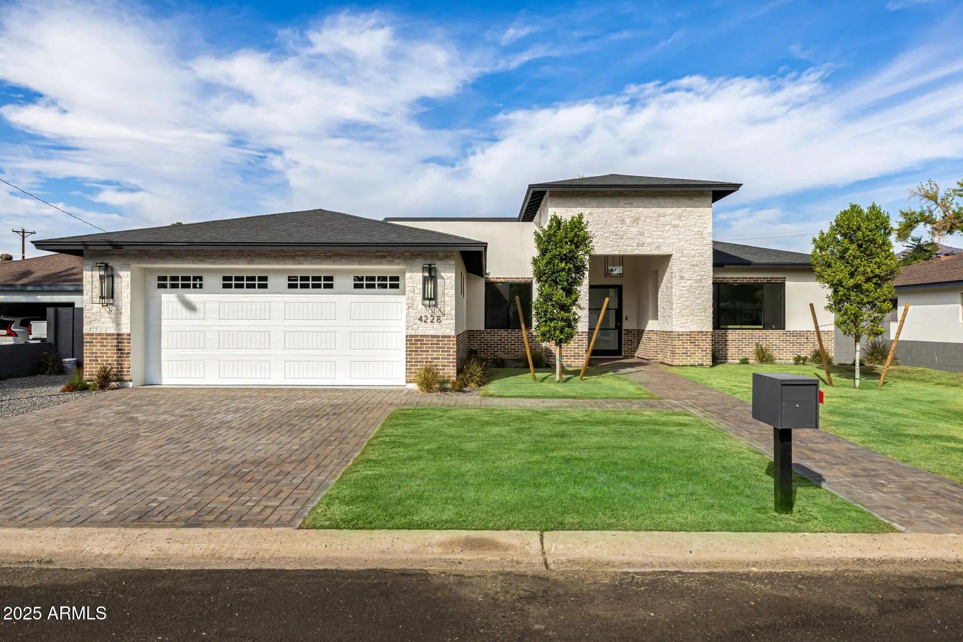 Photo of Listing #6947157