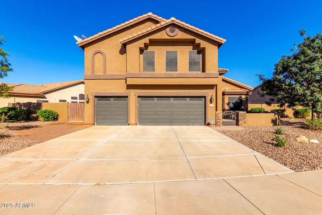 2516 E Windsong Drive, Phoenix