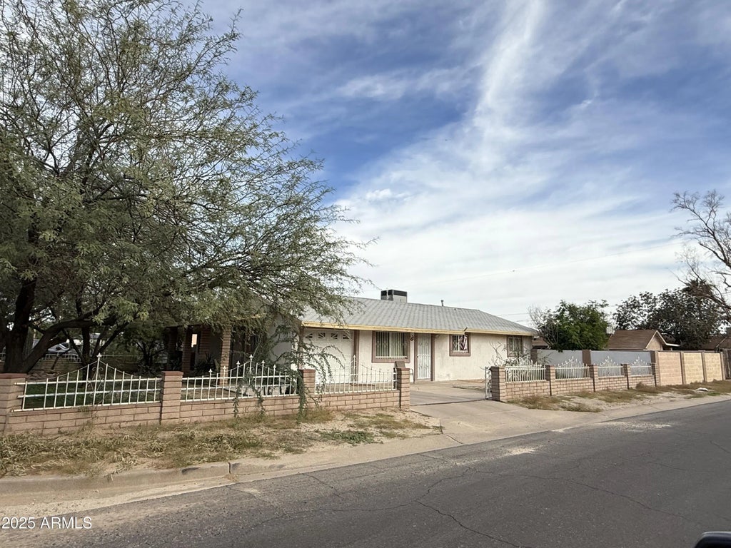 8447 S 8th Place, Phoenix