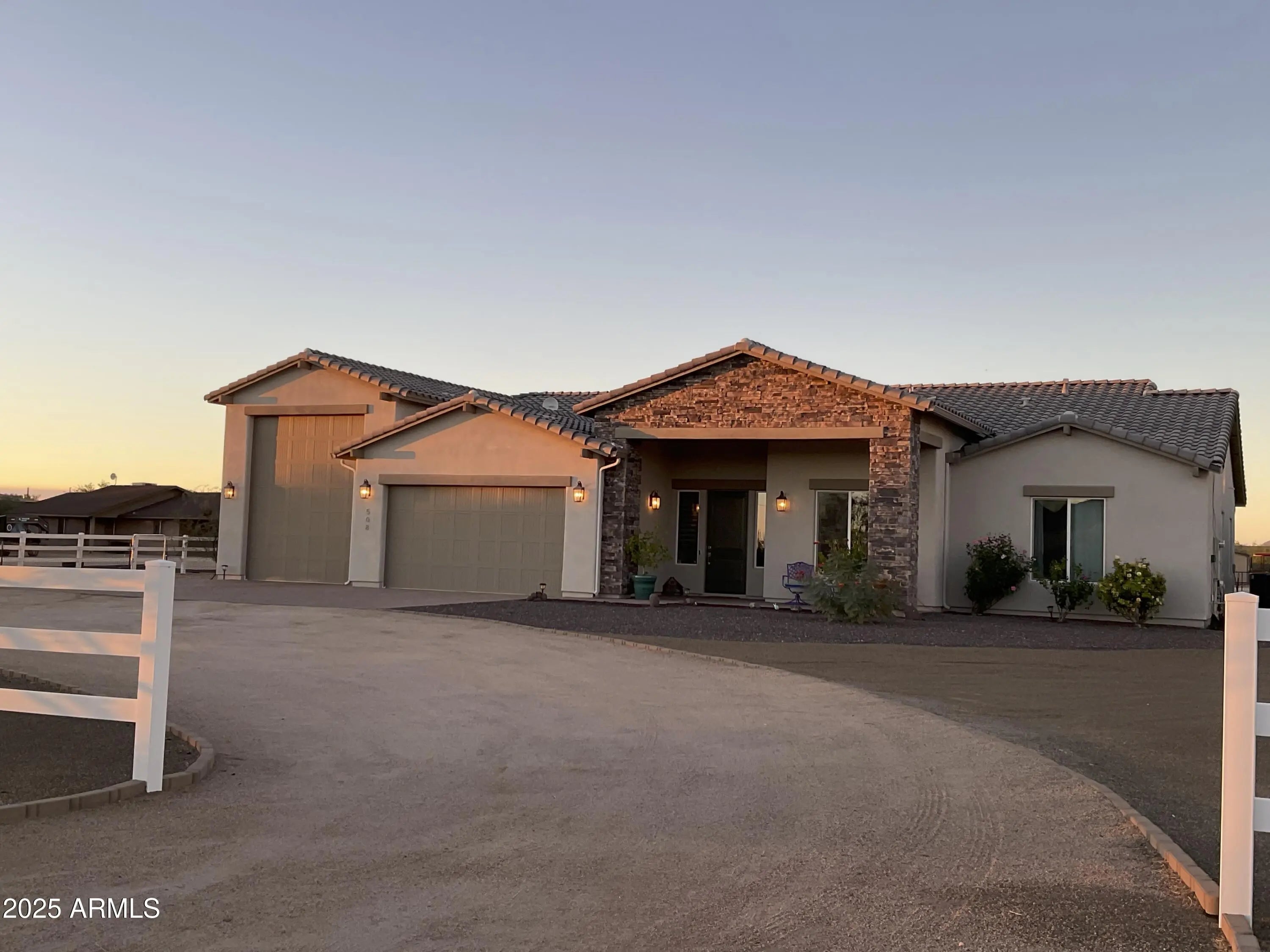 Photo of Listing #6940854