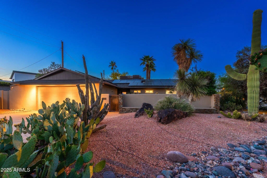 2712 E Mountain View Road, Phoenix