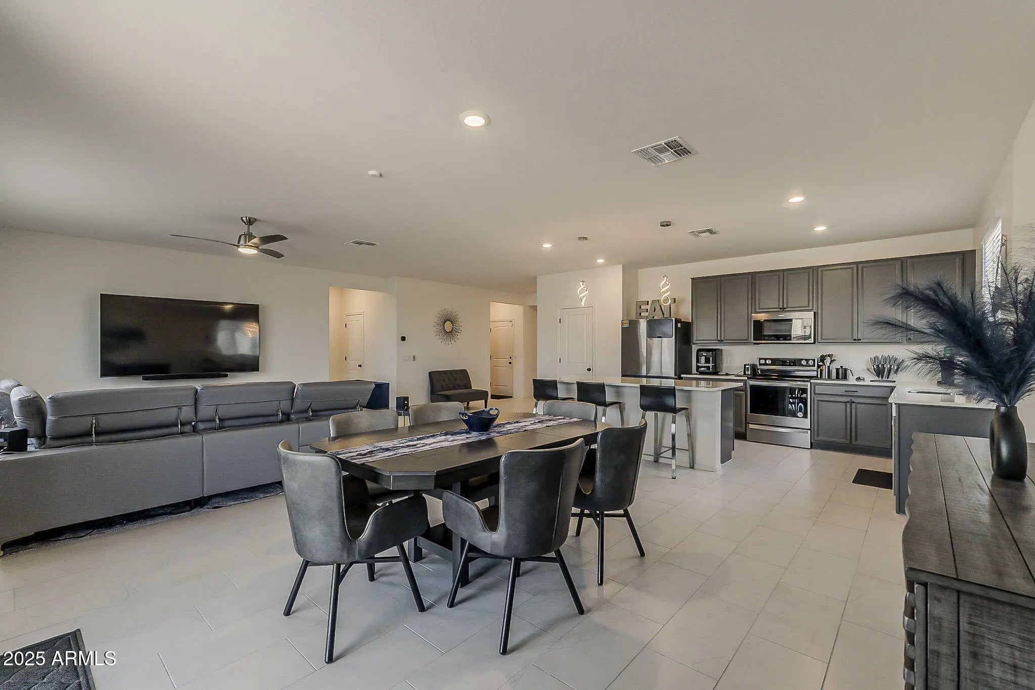 Photo of Listing #6941053