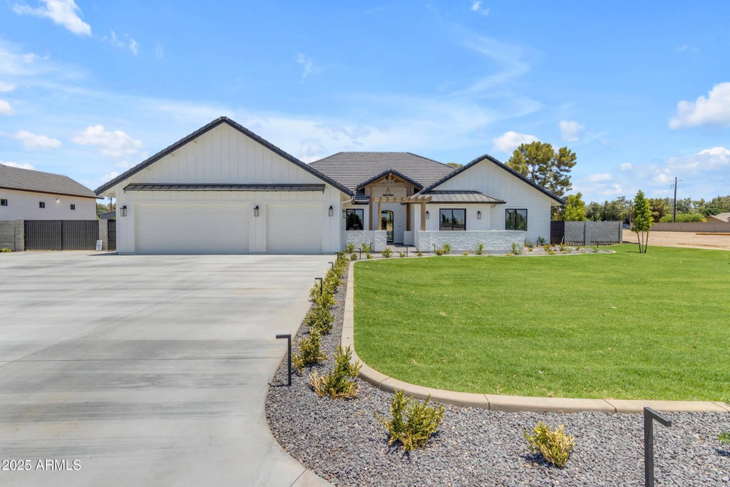 24305 S 223rd Place, Queen Creek