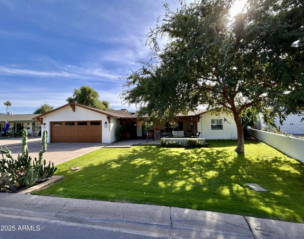 4037 E Minnezona Avenue, Phoenix