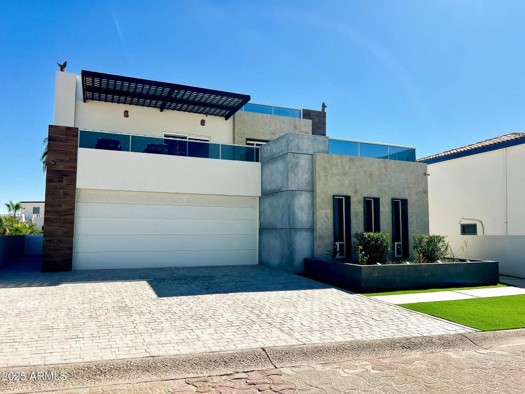 F14 Costa Diamante, Outside of USA