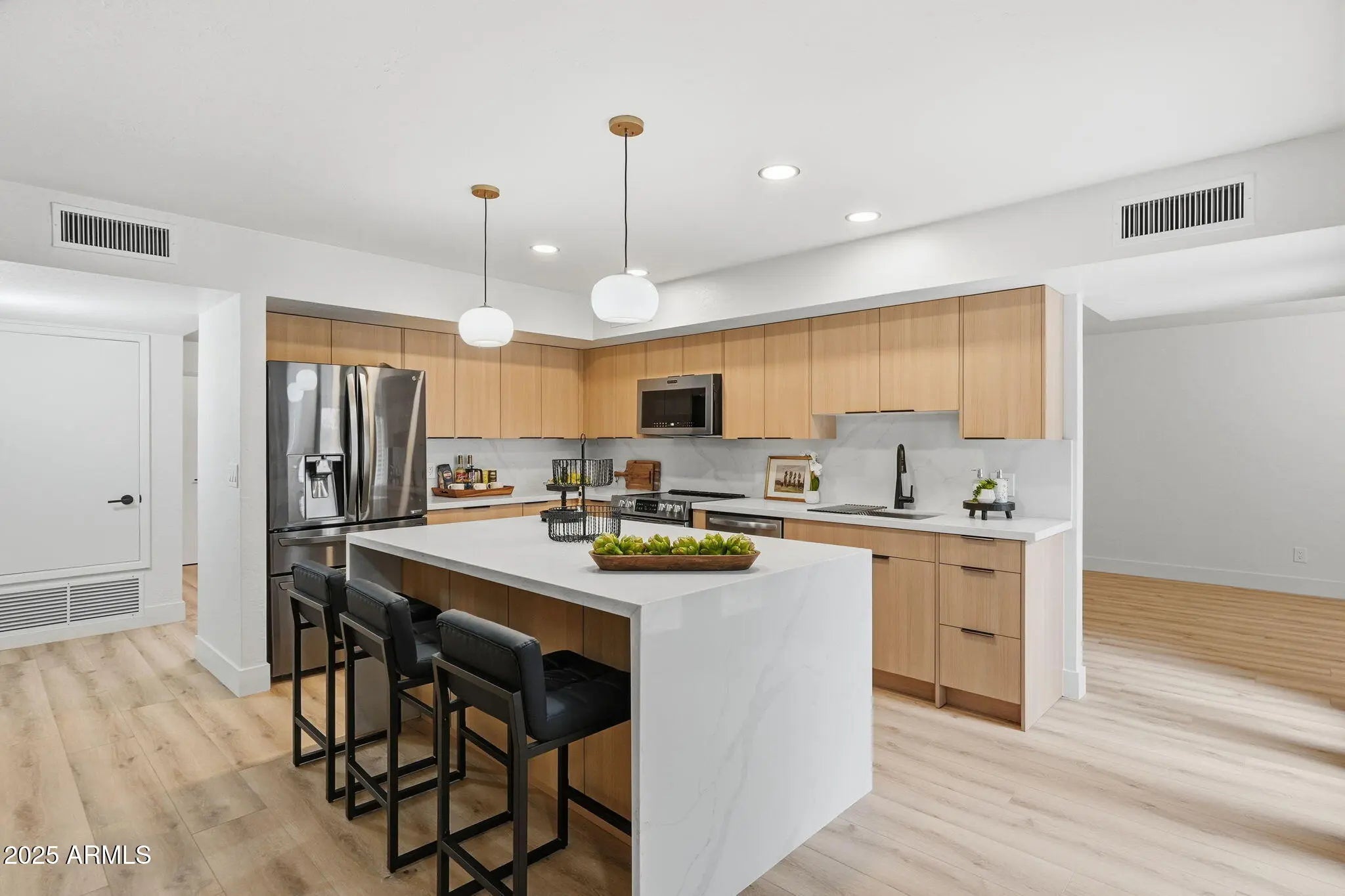 Photo of Listing #6949150