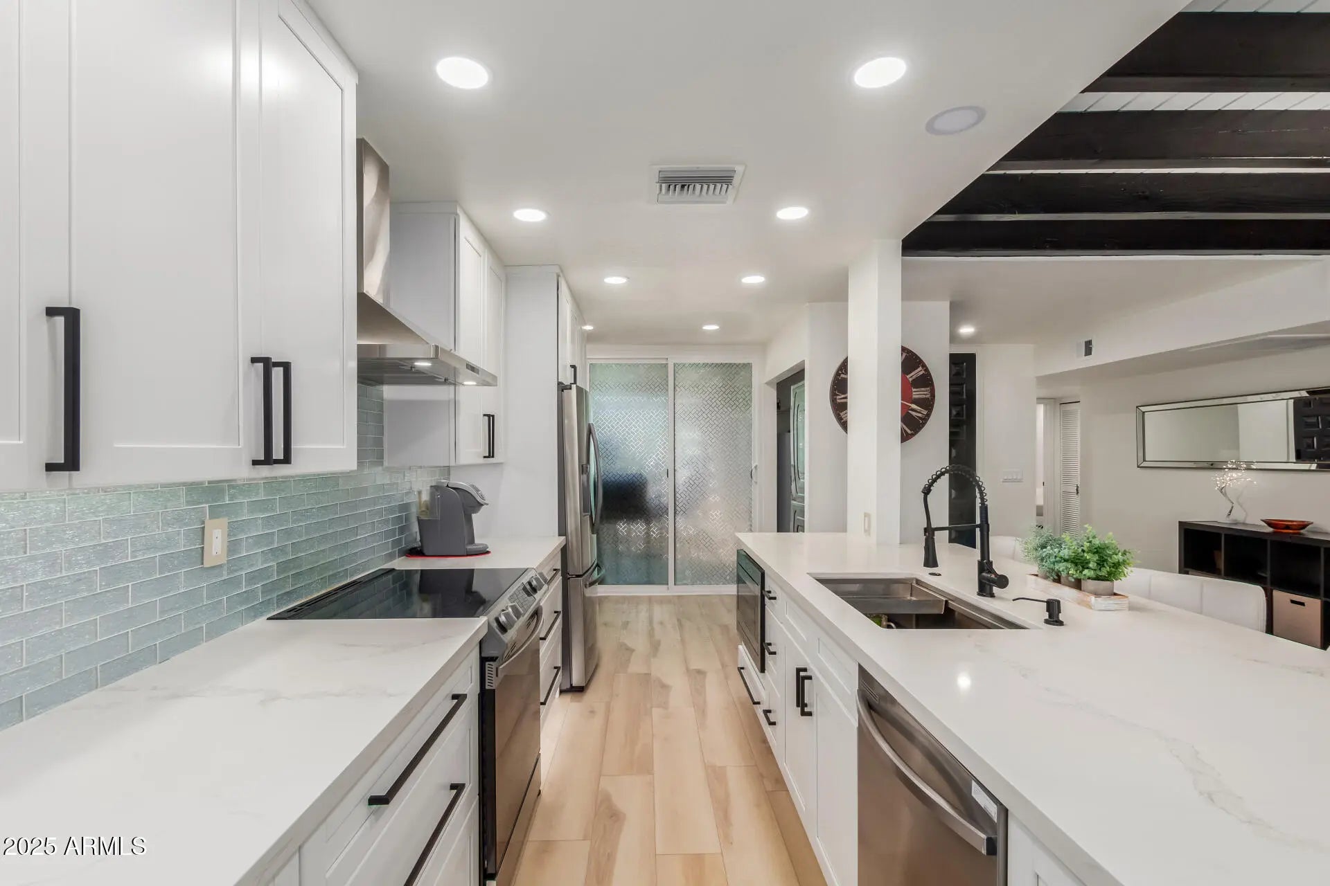 Photo of Listing #6941443