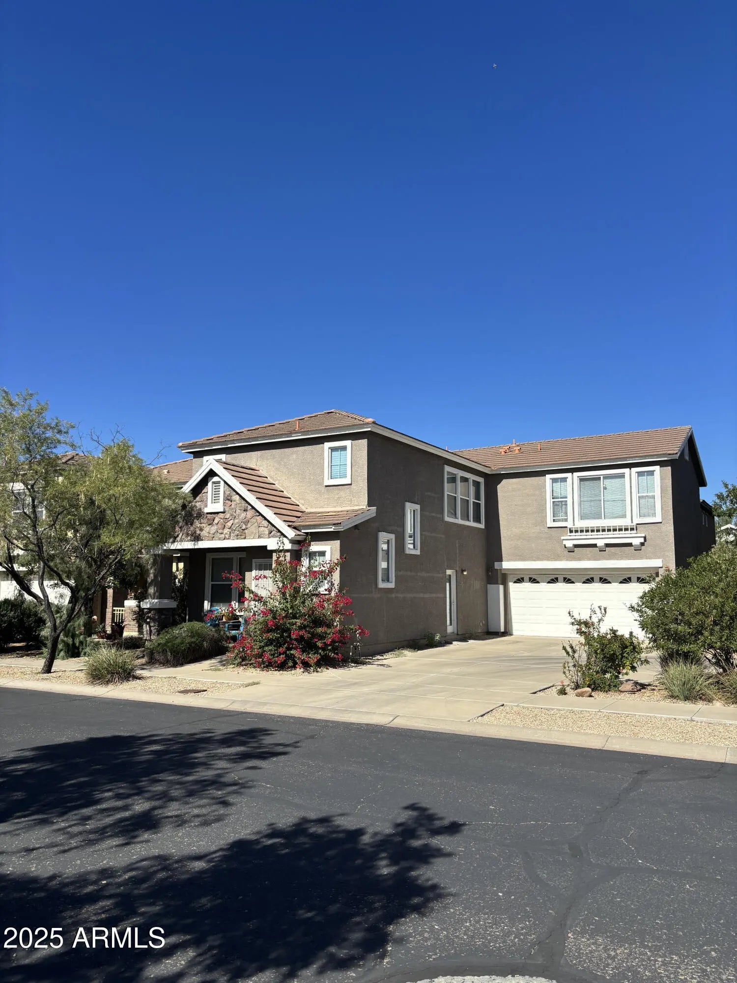 Photo of Listing #6941411