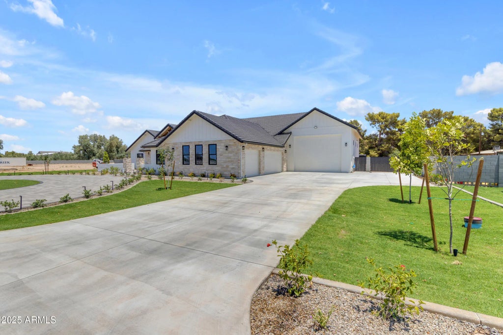 24215 S 223rd Place, Queen Creek