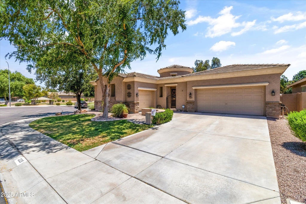 3225 E Cardinal Court, Chandler