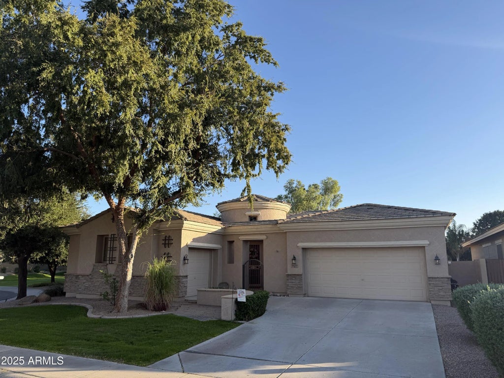 3225 E Cardinal Court, Chandler