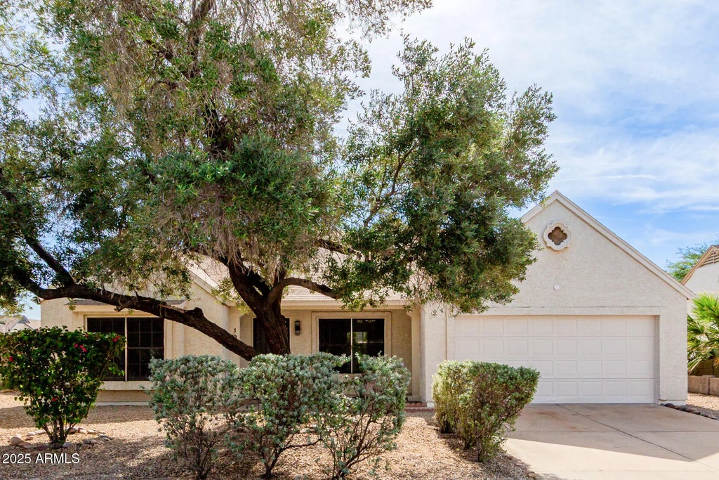 1007 E Oraibi Drive, Phoenix