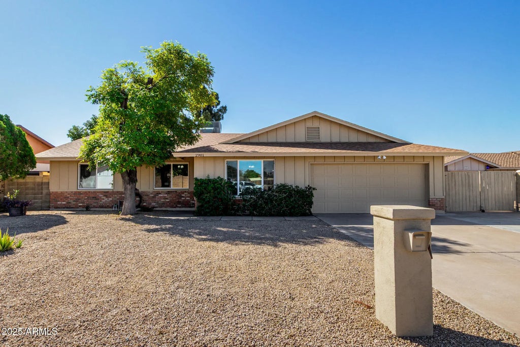 2901 W Acoma Drive, Phoenix