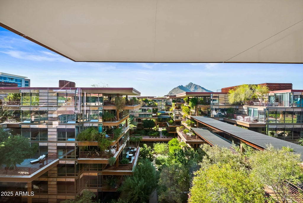 7151 E Rancho Vista Drive (unit 7004), Scottsdale