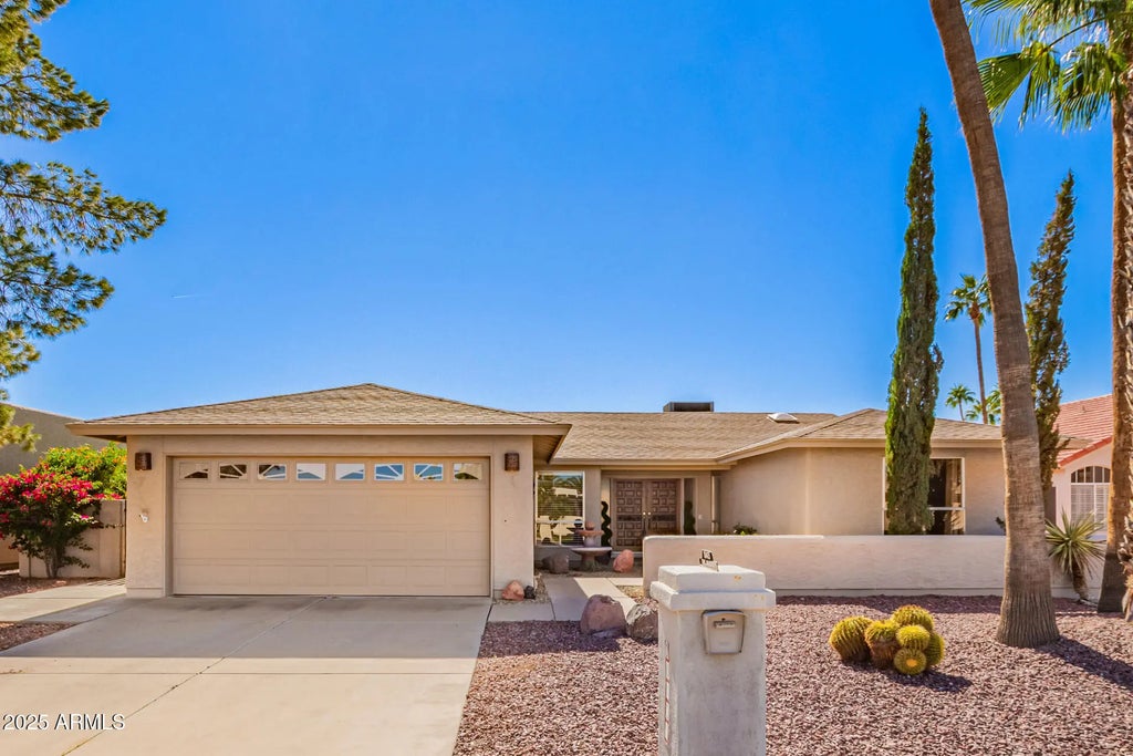 10413 E Silvertree Drive, Sun Lakes