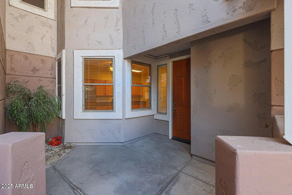 15221 N Clubgate Drive (unit 1028), Scottsdale