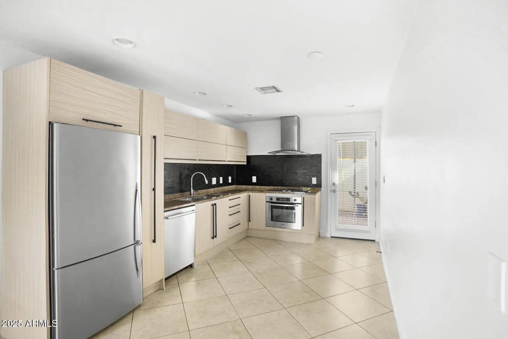 Photo of Listing #6942152