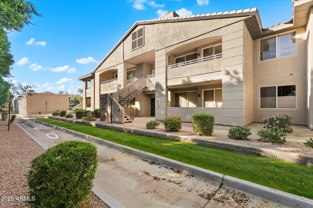 7009 E Acoma Drive (unit 2071), Scottsdale