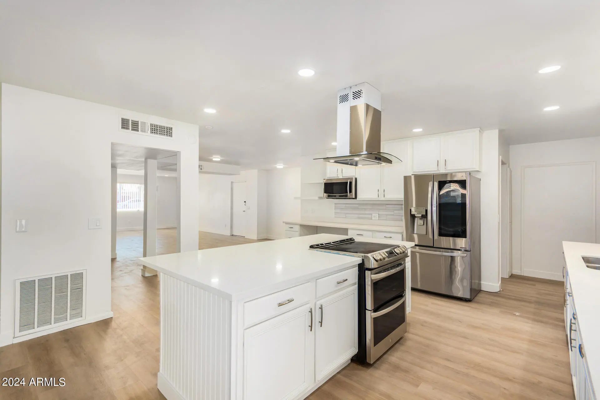 Photo of Listing #6942153