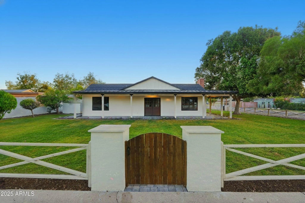 2315 N 42nd Street, Phoenix