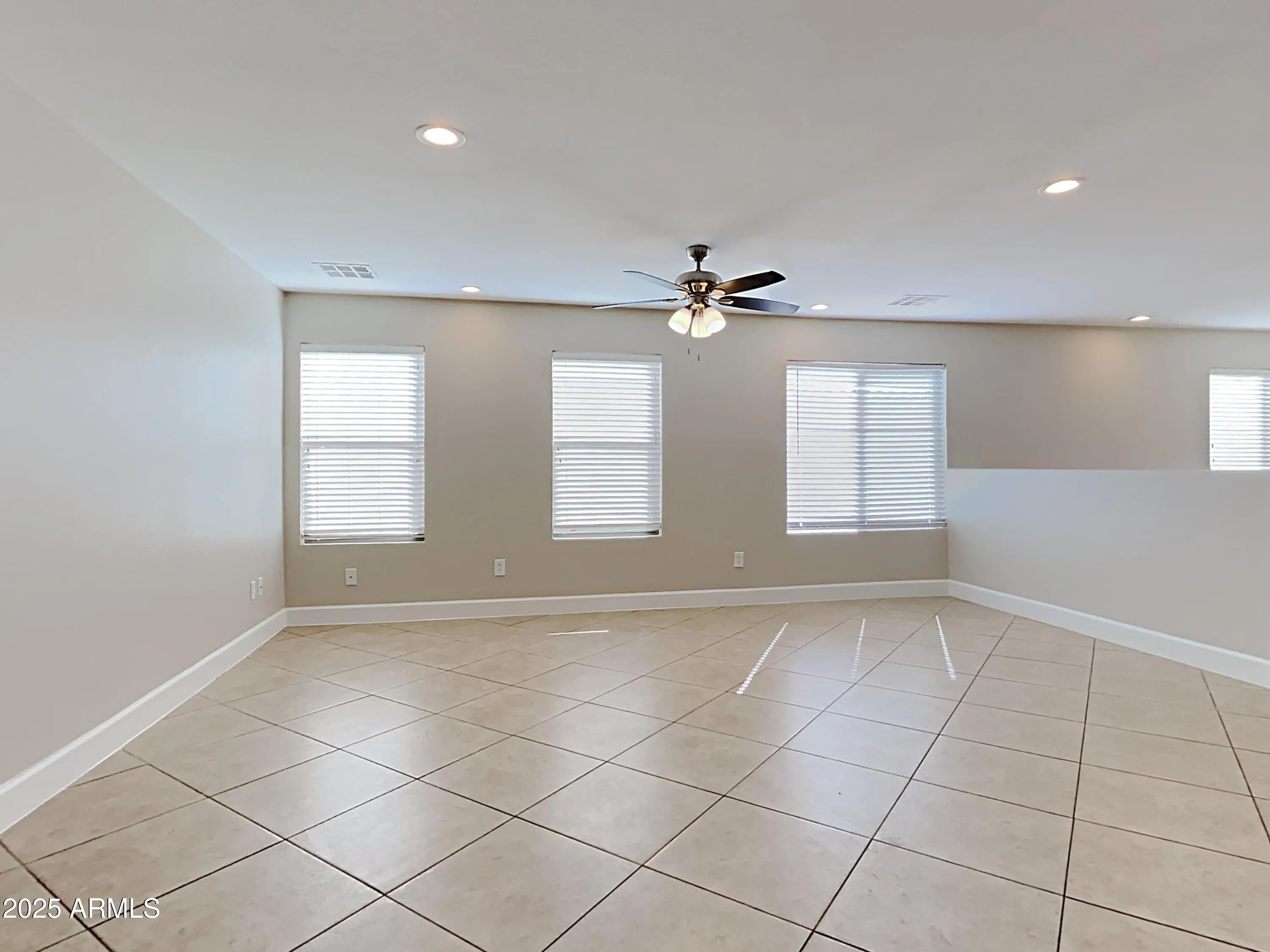 Photo of Listing #6942401