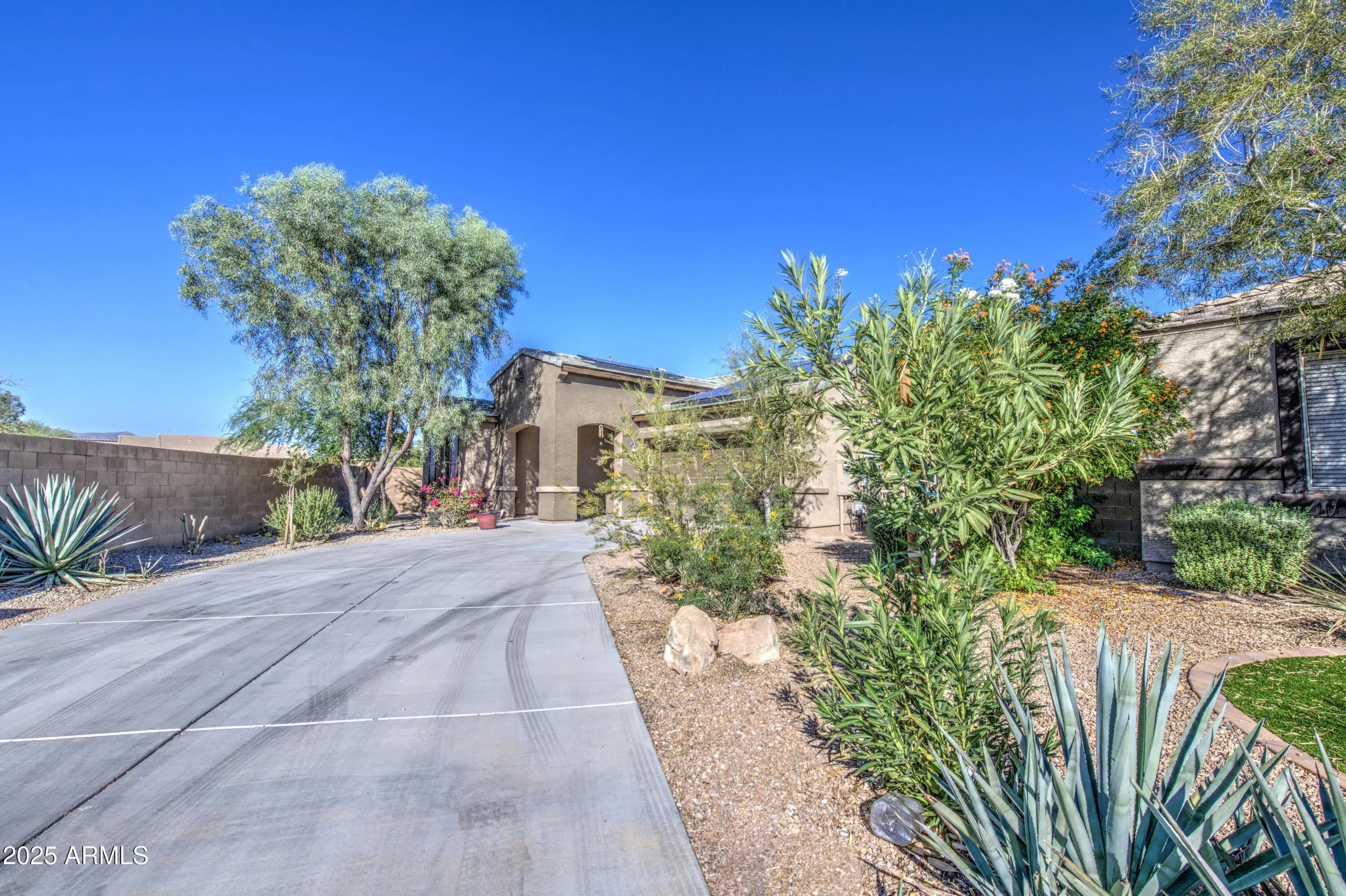 Photo of Listing #6942759