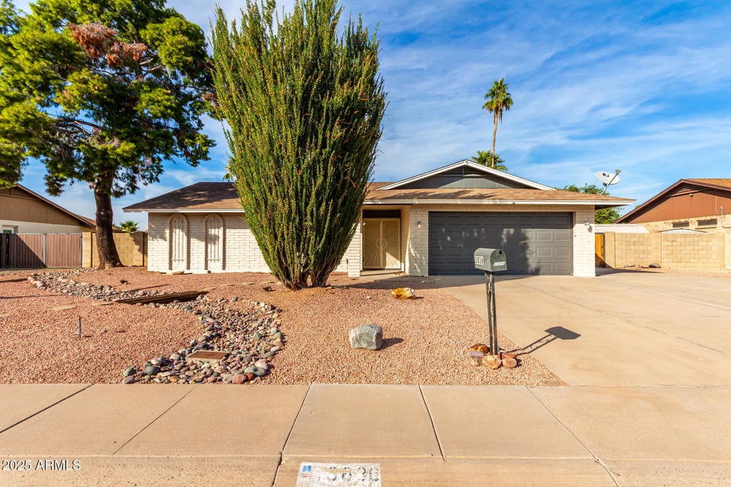 3836 W Kings Avenue, Phoenix