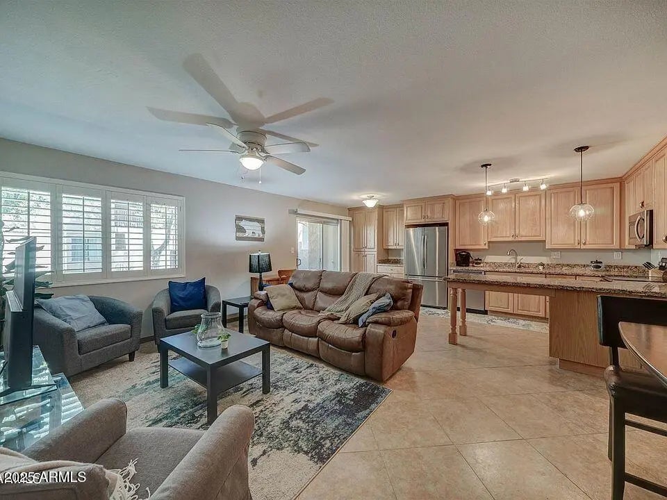 Photo of Listing #6942928