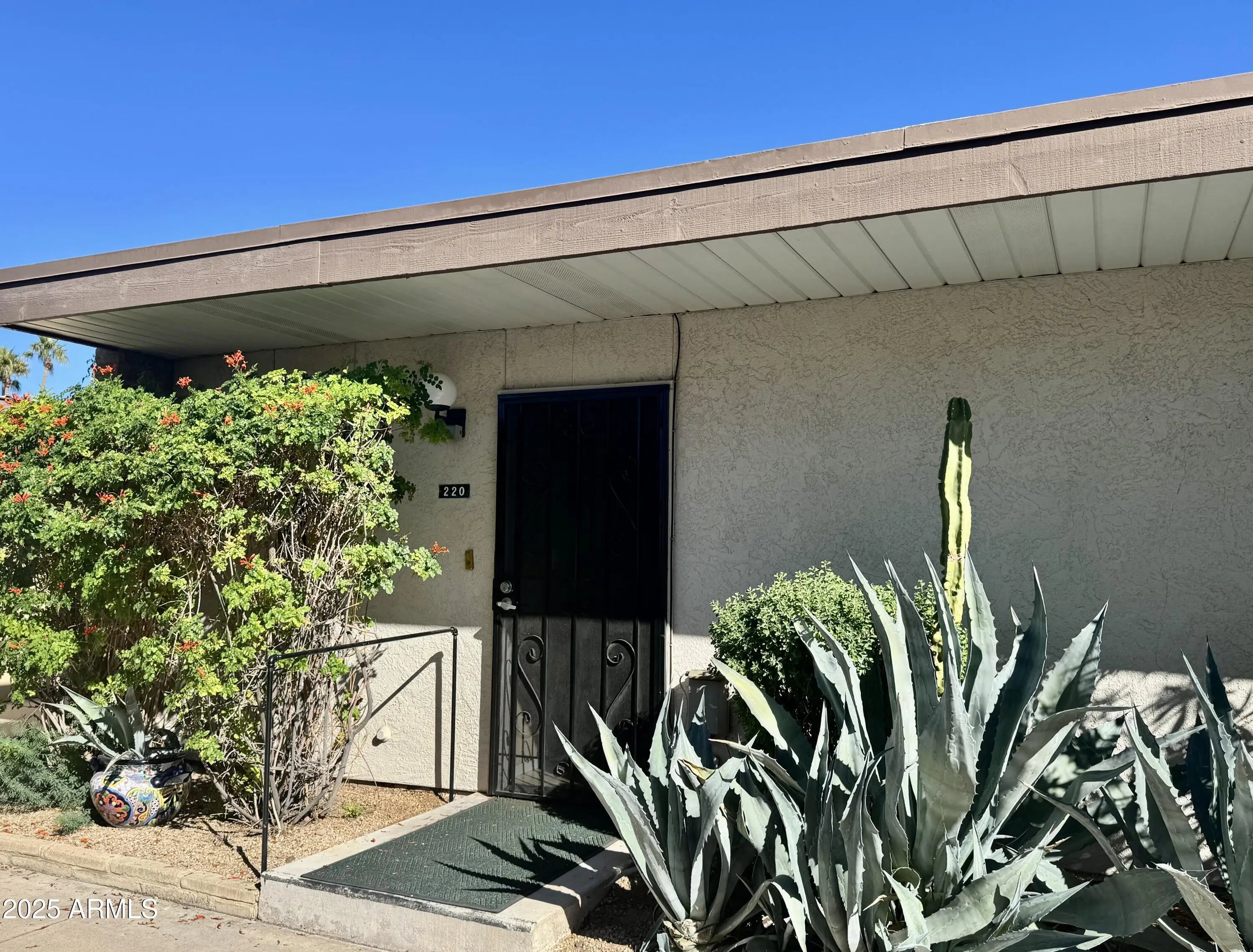 Photo of Listing #6945123