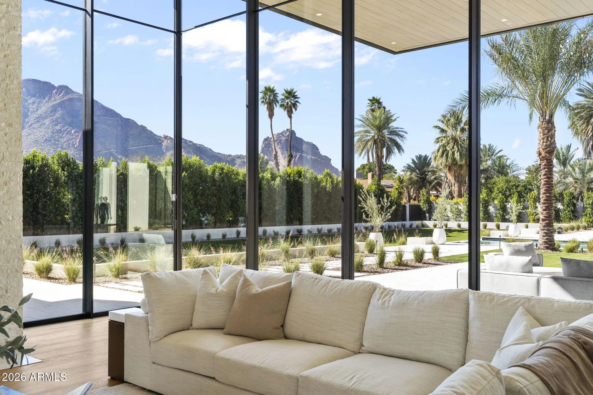 Photo of Listing #6943969