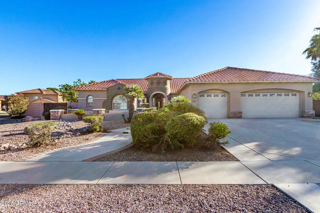 11733 E Starflower Drive E, Chandler