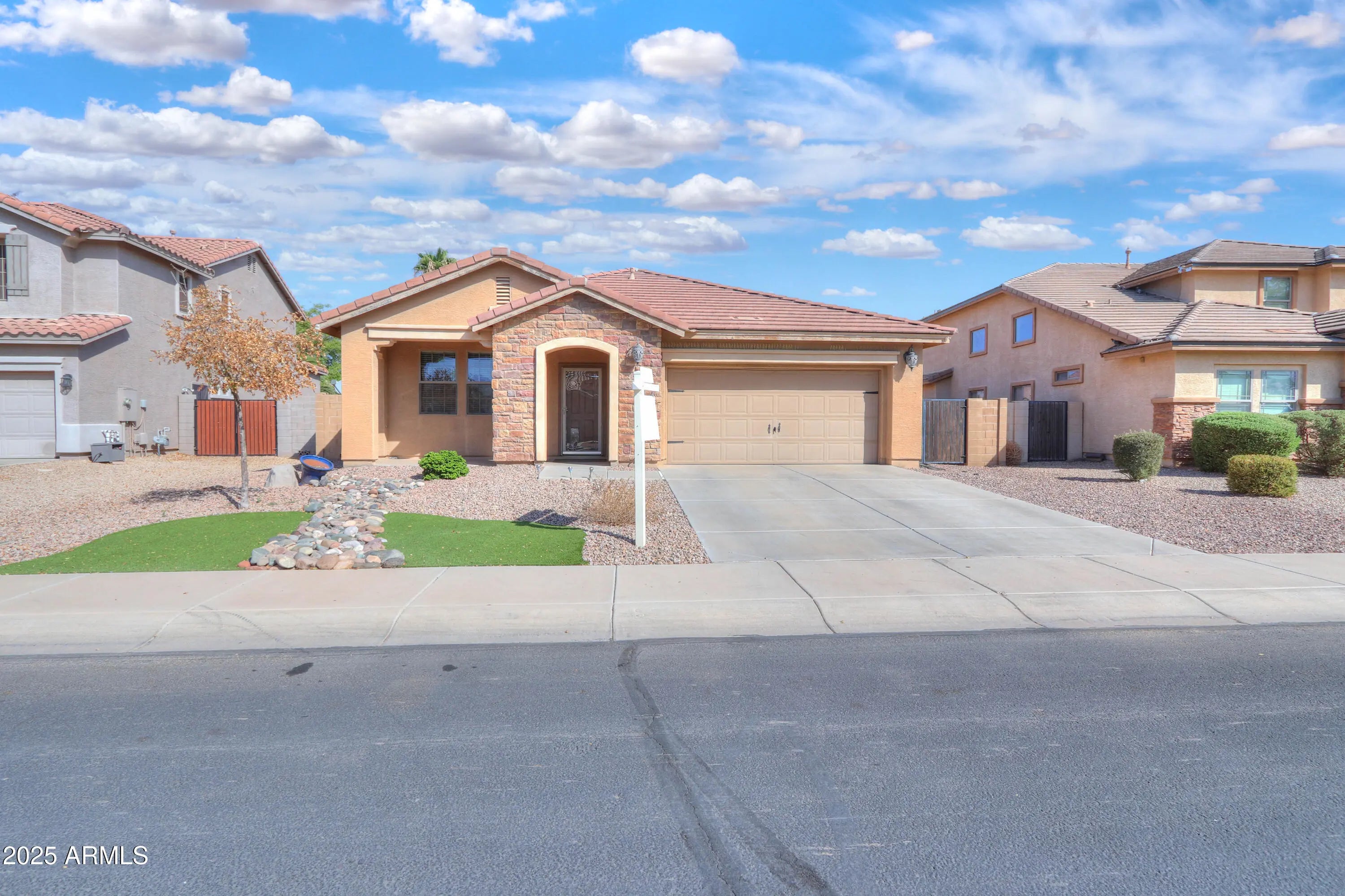 Photo of Listing #6942884