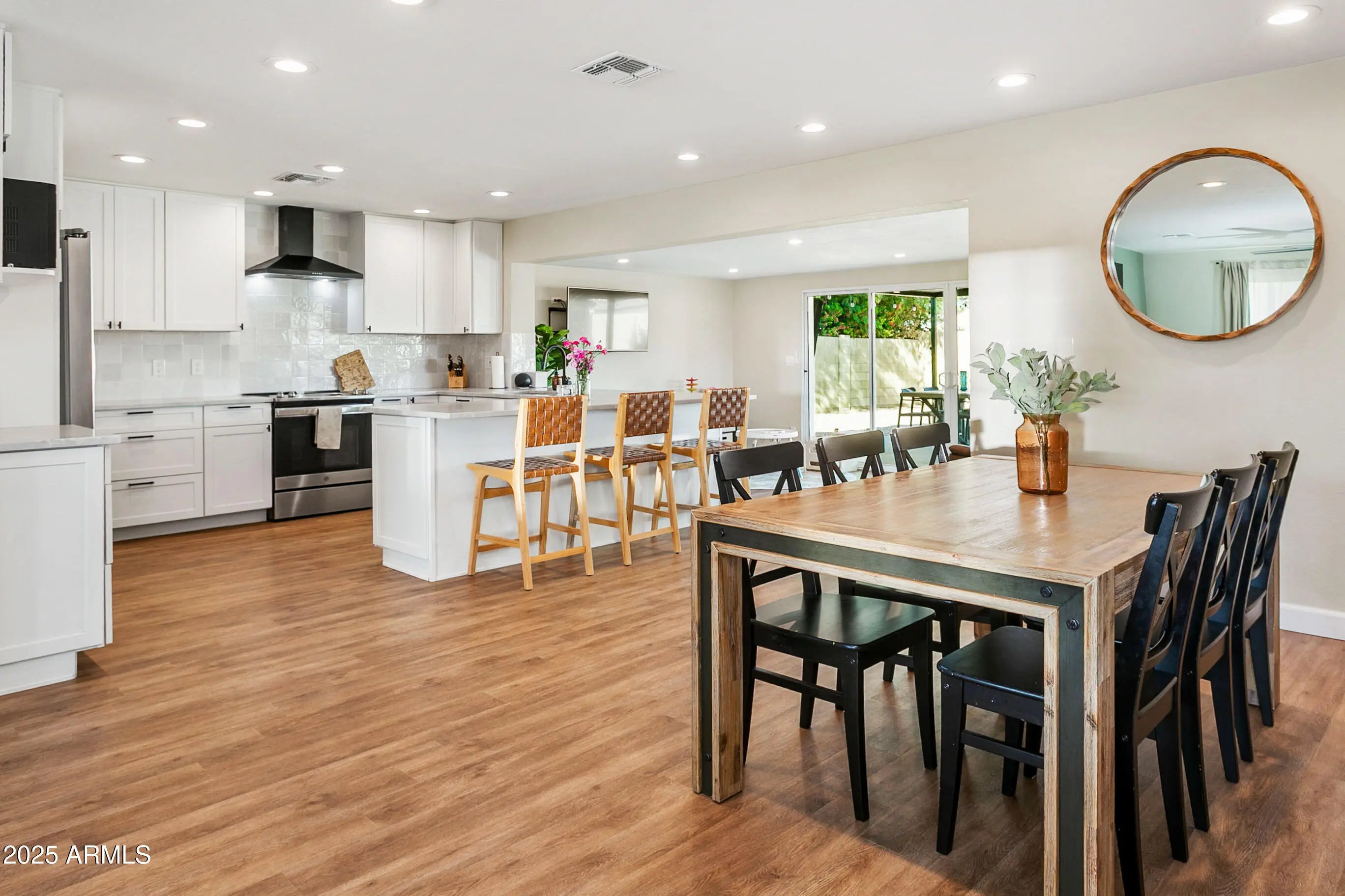 Photo of Listing #6943712