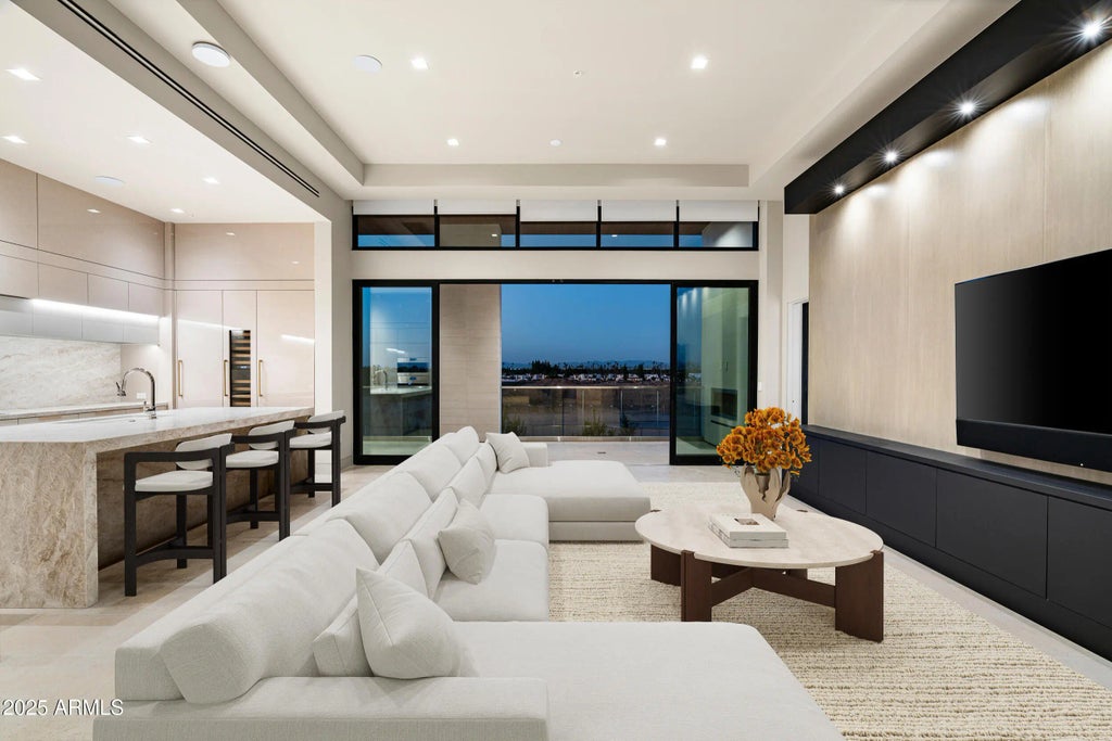 6587 N Palmeraie Boulevard (unit 3010), Paradise Valley