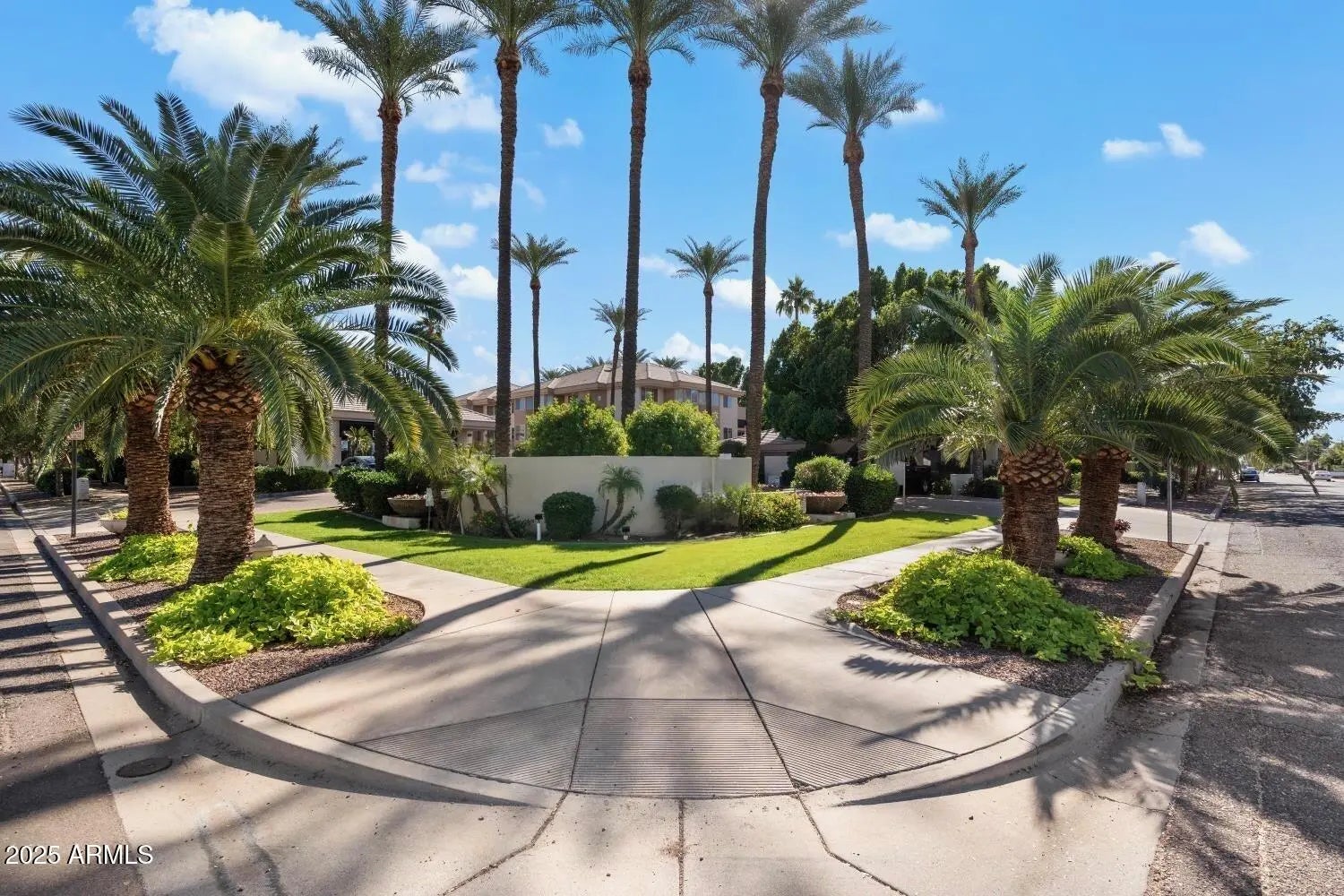 Photo of Listing #6943155