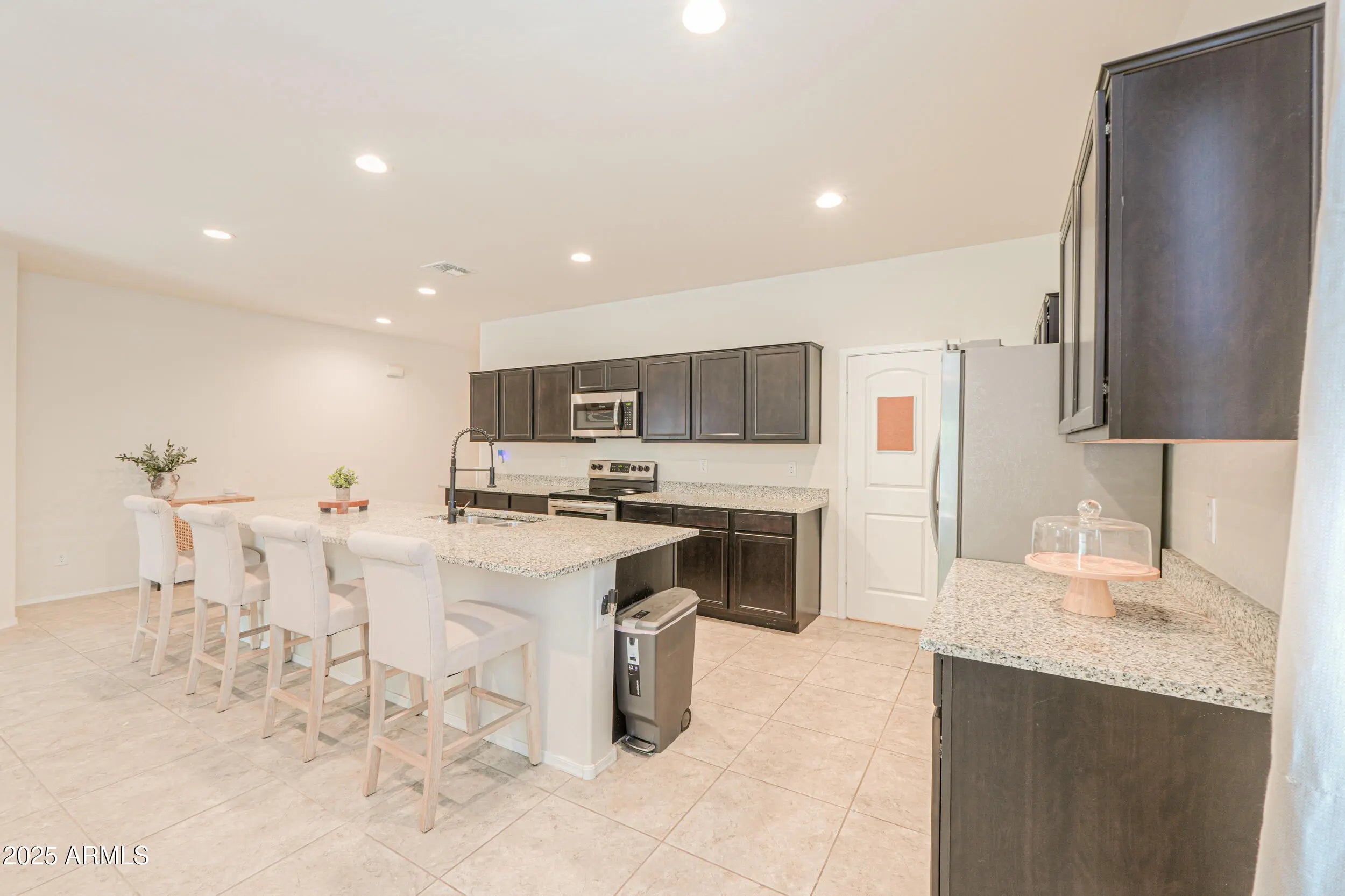 Photo of Listing #6943074