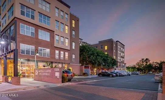 Photo of Listing #6943549