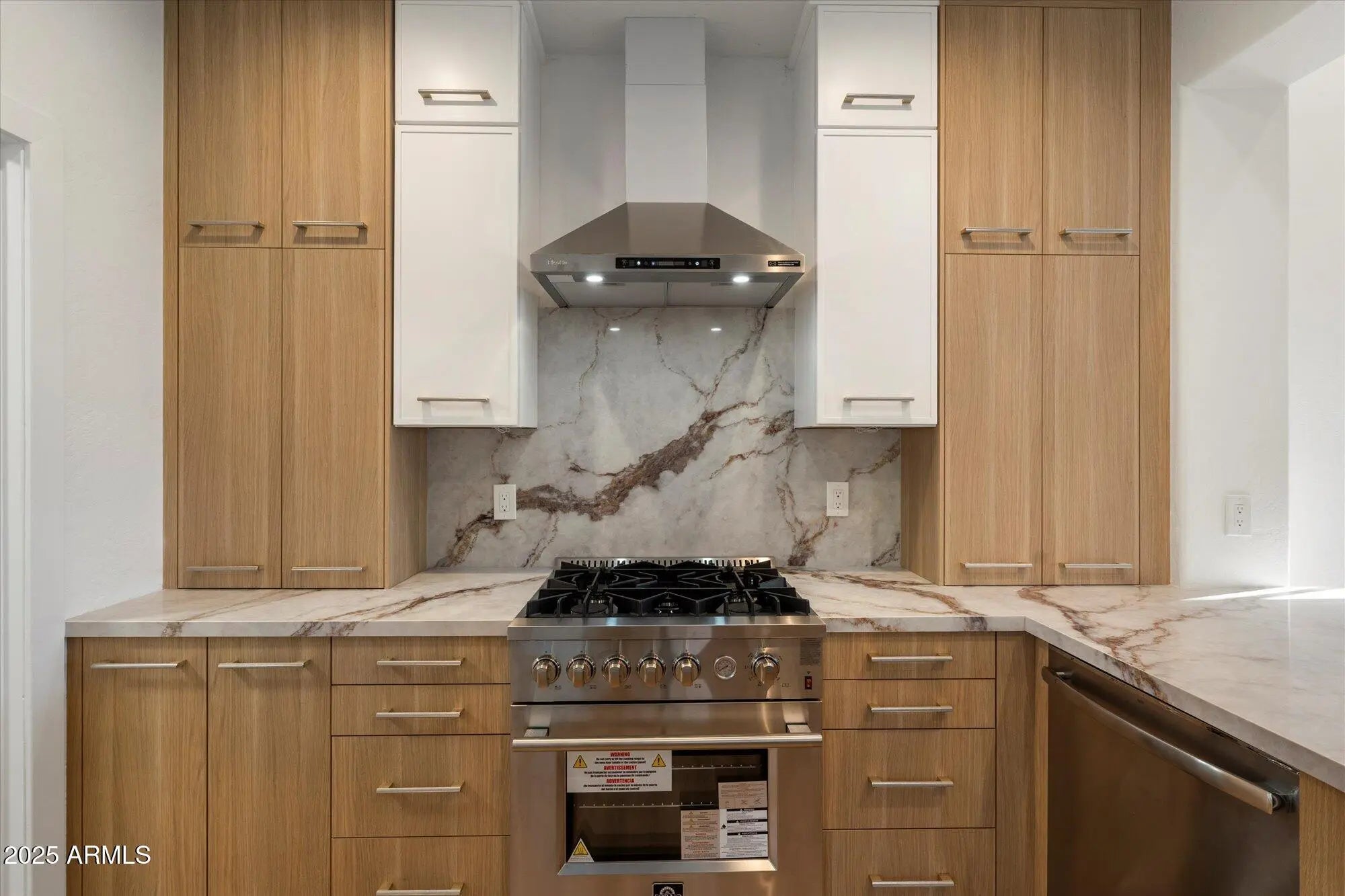 Photo of Listing #6943878