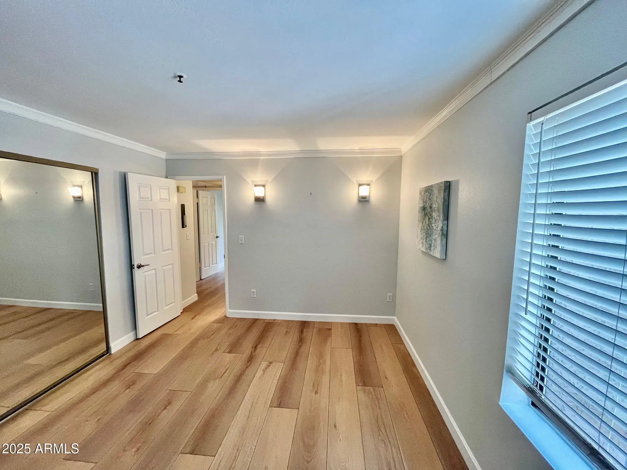 Photo of Listing #6943373