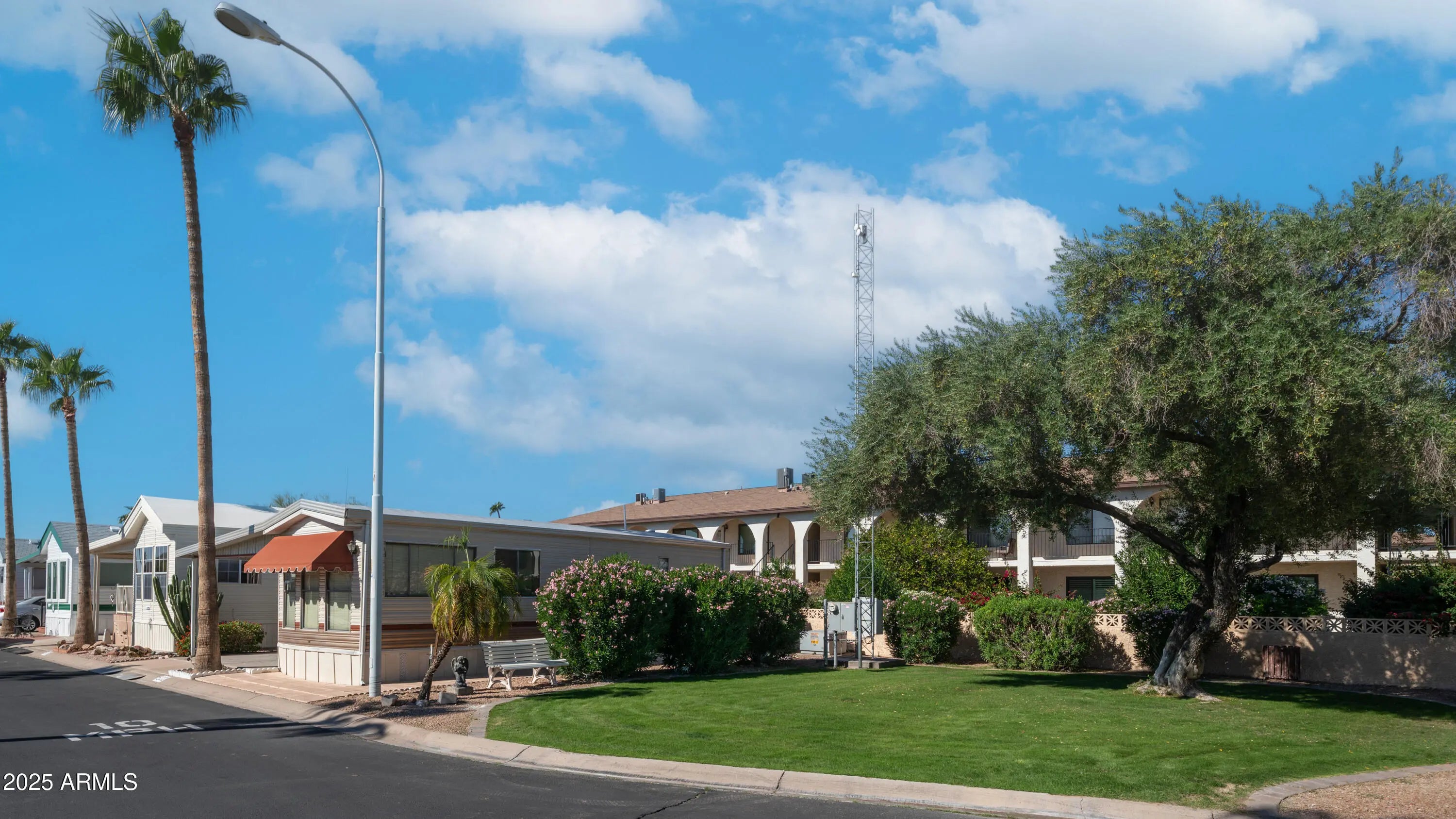 Photo of Listing #6945177