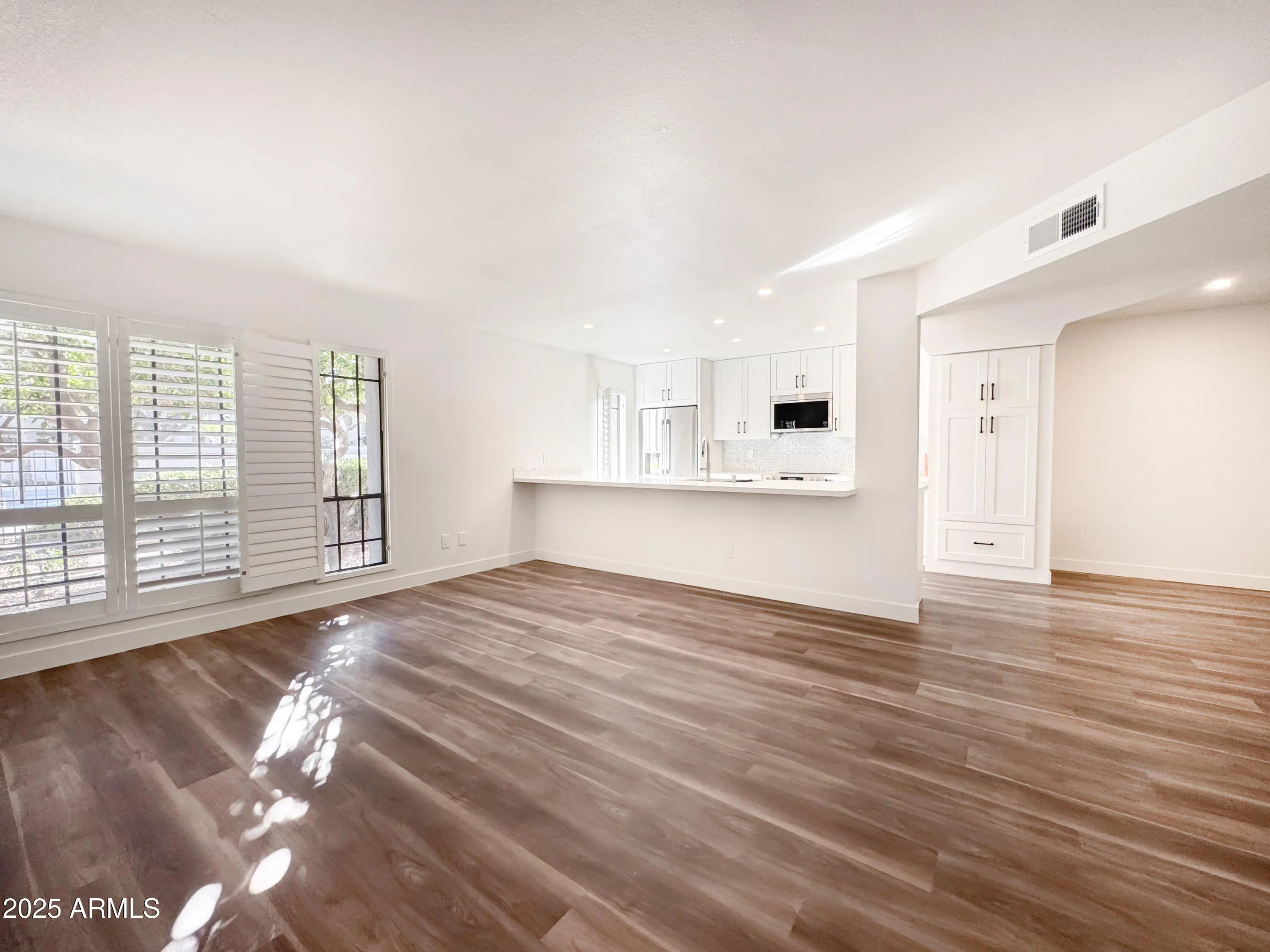 Photo of Listing #6943578